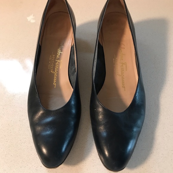Navy Salvatore Ferragamo Leather Pumps - Picture 2 of 14